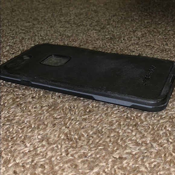 iPhone 7 Plus lifeproof case - Picture 4 of 4